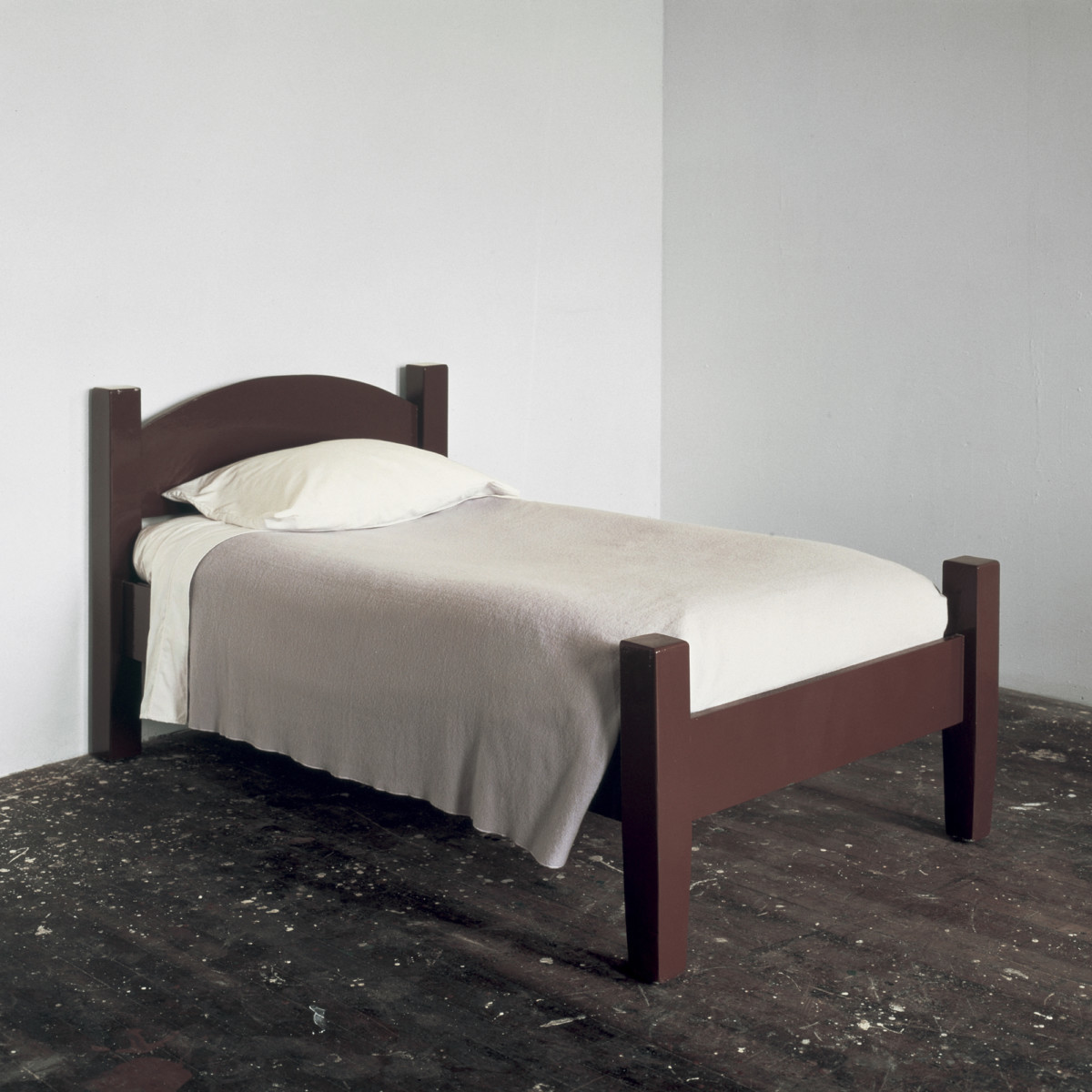 <p><em>Untitled </em>1986<br />Wood, cotton, wool, down, enamel paint<br />The Museum of Modern Art, New York, gift of Werner and Elaine Dannheisser</p>