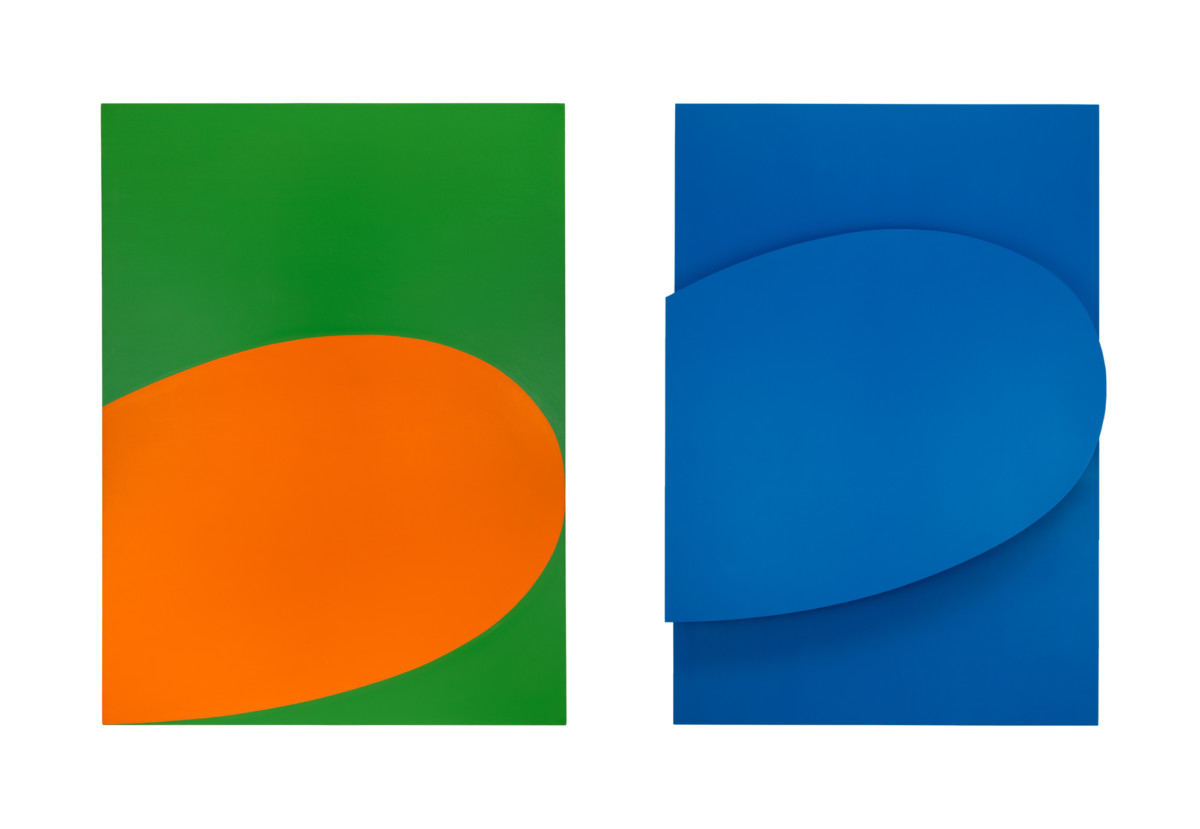 <p><em>Orange Green</em>, 1964<br />Oil on canvas<br />The Museum of Modern Art, New York<br /><br /><em>Blue on Blue</em>, 1963<br />Painted aluminum<br />Los Angeles County Museum of Art</p>
