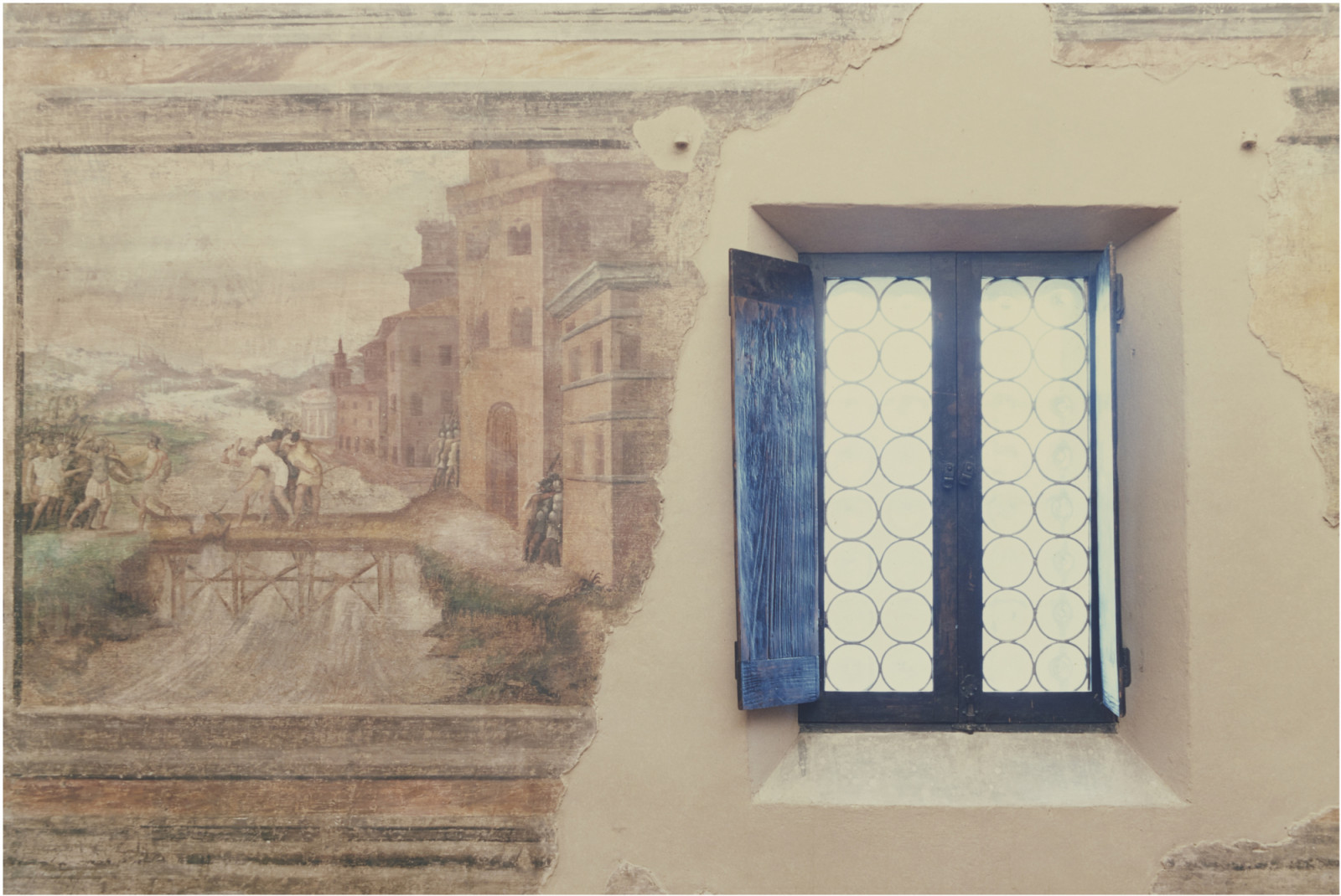 Photograph by Luigi Ghirri, , dated 1985