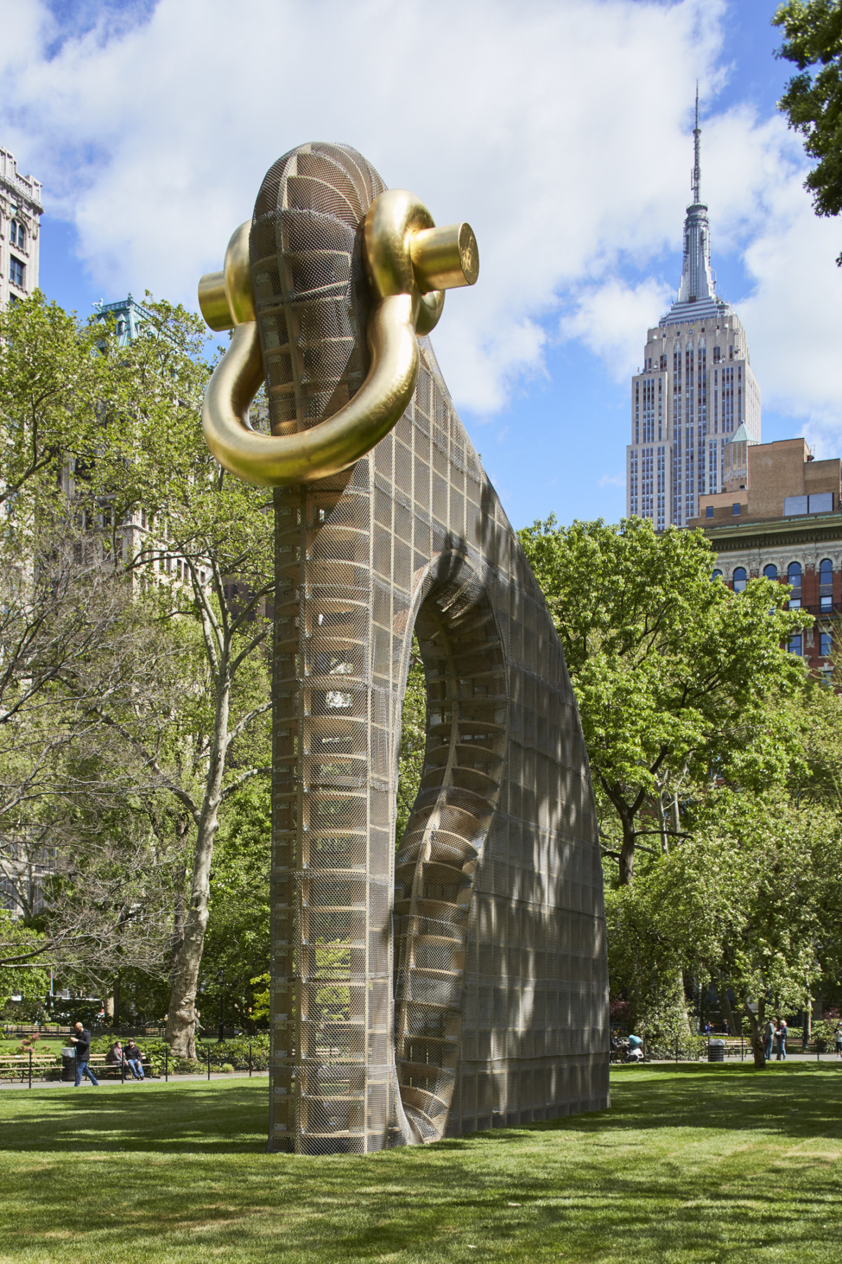 <p><em>Big Bling</em> 2016<br />Installation view in<br />Madison Square Park,<br />New York</p>