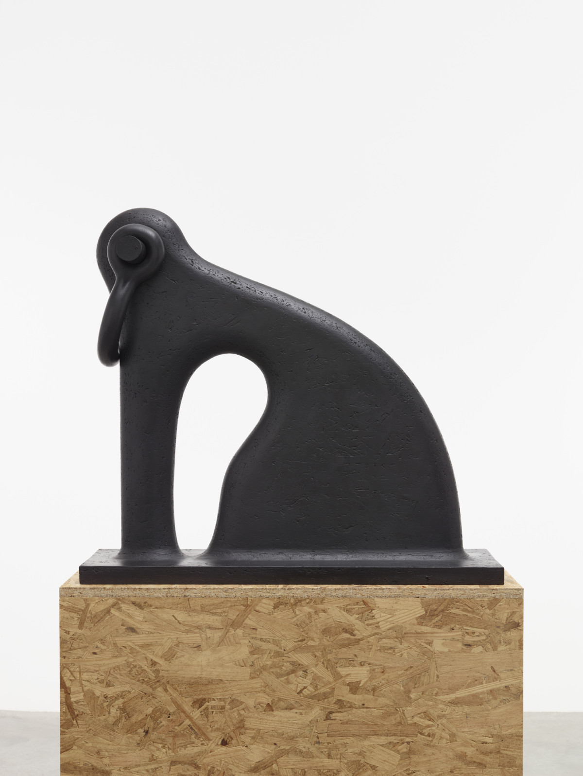 <p><em>Shackled</em> 2014<br />Private collection</p>