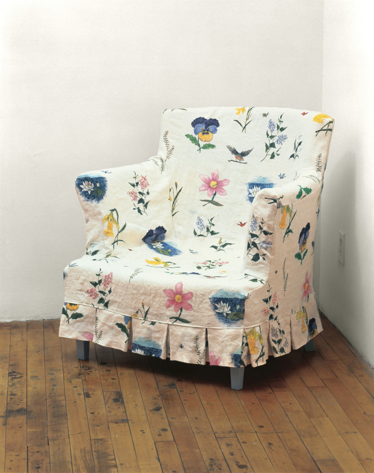 <p><em>Slip Covered Armchair</em> 1986–1987<br />Plaster, wood, linen, fabric paint<br />Collection of the artist</p>